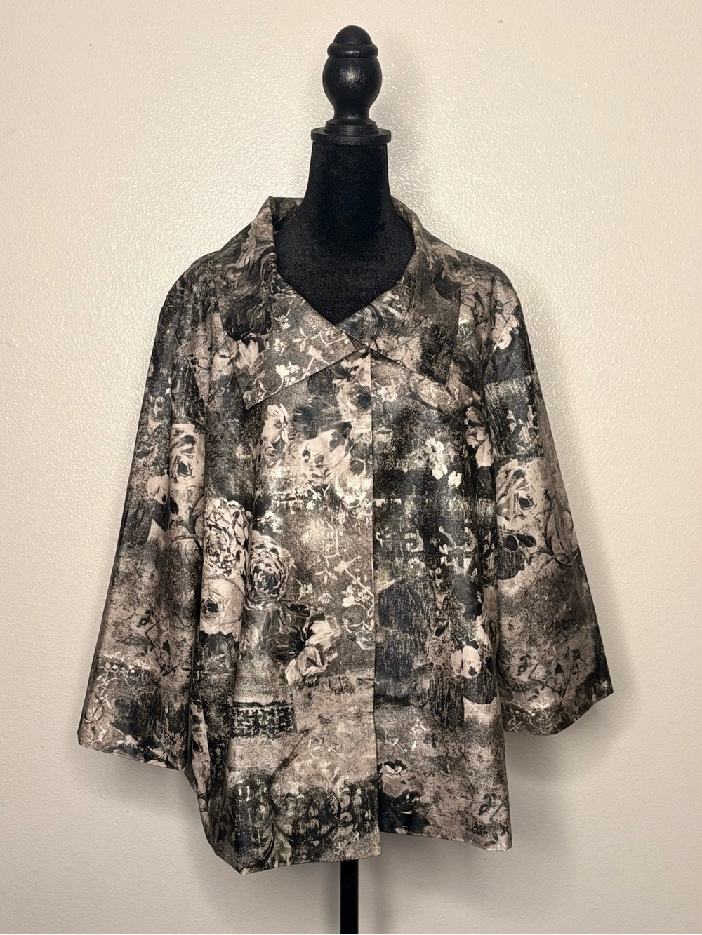 Chico’s Women's Black,Gray Patterned Lightweight Coat